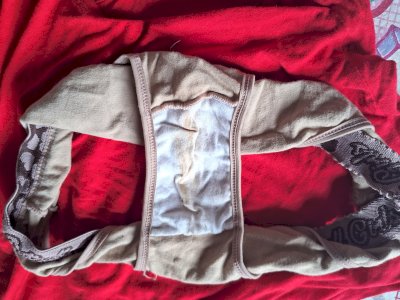 Calcinha uzada bem suja delícia 