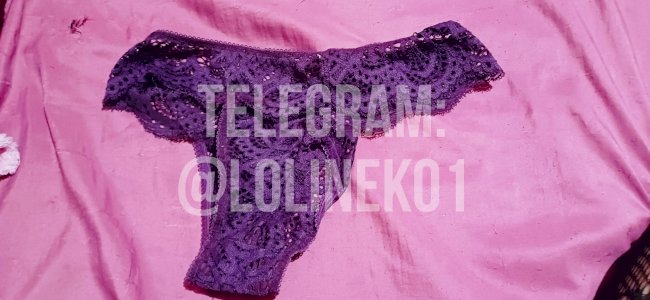 Calcinha pré fio dental de renda roxa