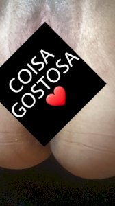 Bucetinha cabeluda cheia de gozo