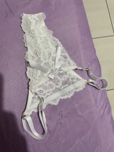 Calcinha de renda branca 