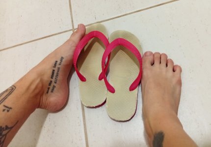 CHINELO USADO ENCARDIDO + BRINDE