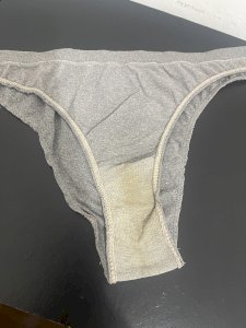 Calcinha usada durante 7 dias sem tomar banho 