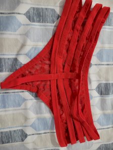 Calcinha vermelha Fio dental detalhes