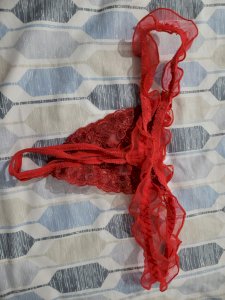 Calcinha vermelha fio dental aberta