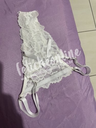 Calcinha de renda branca 