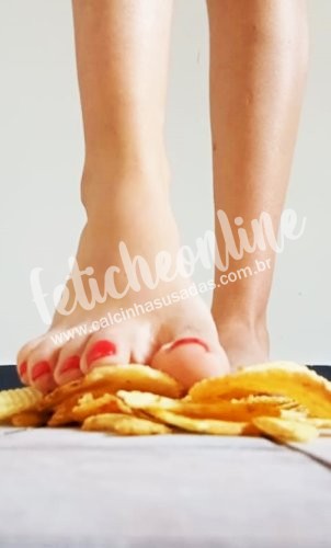 Envio/Vídeo Pisando Comida/Feet Crushing Food (LEIA A DESCRIÇÃO)