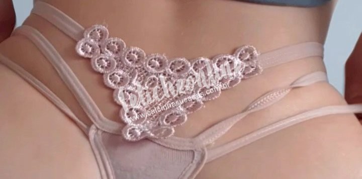 Calcinha rosinha de renda na frente 