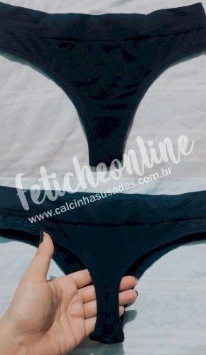 Calcinha azul bem enfiadinha