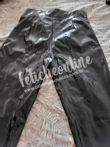 Calça em VINIL