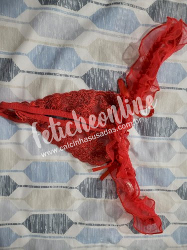 Calcinha vermelha fio dental aberta