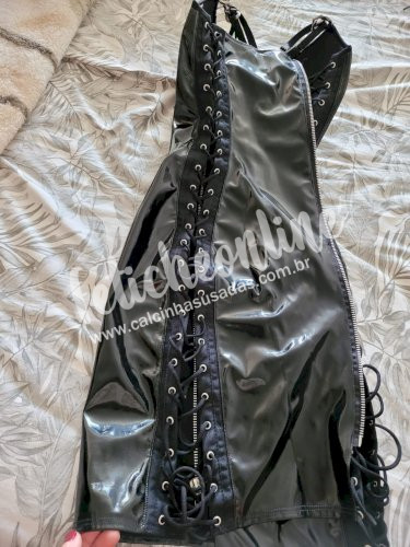 Vestido Preto em Vinil